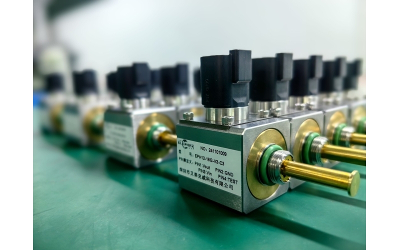 閥芯位置傳感器是用于精確監(jiān)測(cè)閥門(mén)開(kāi)度的檢測(cè)裝置，主要服務(wù)于液壓控制、工業(yè)自動(dòng)化及環(huán)境監(jiān)測(cè)等領(lǐng)域